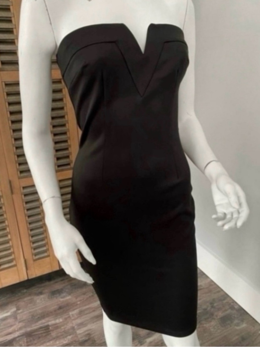 Strapless Black V-Notch Sheath Dress